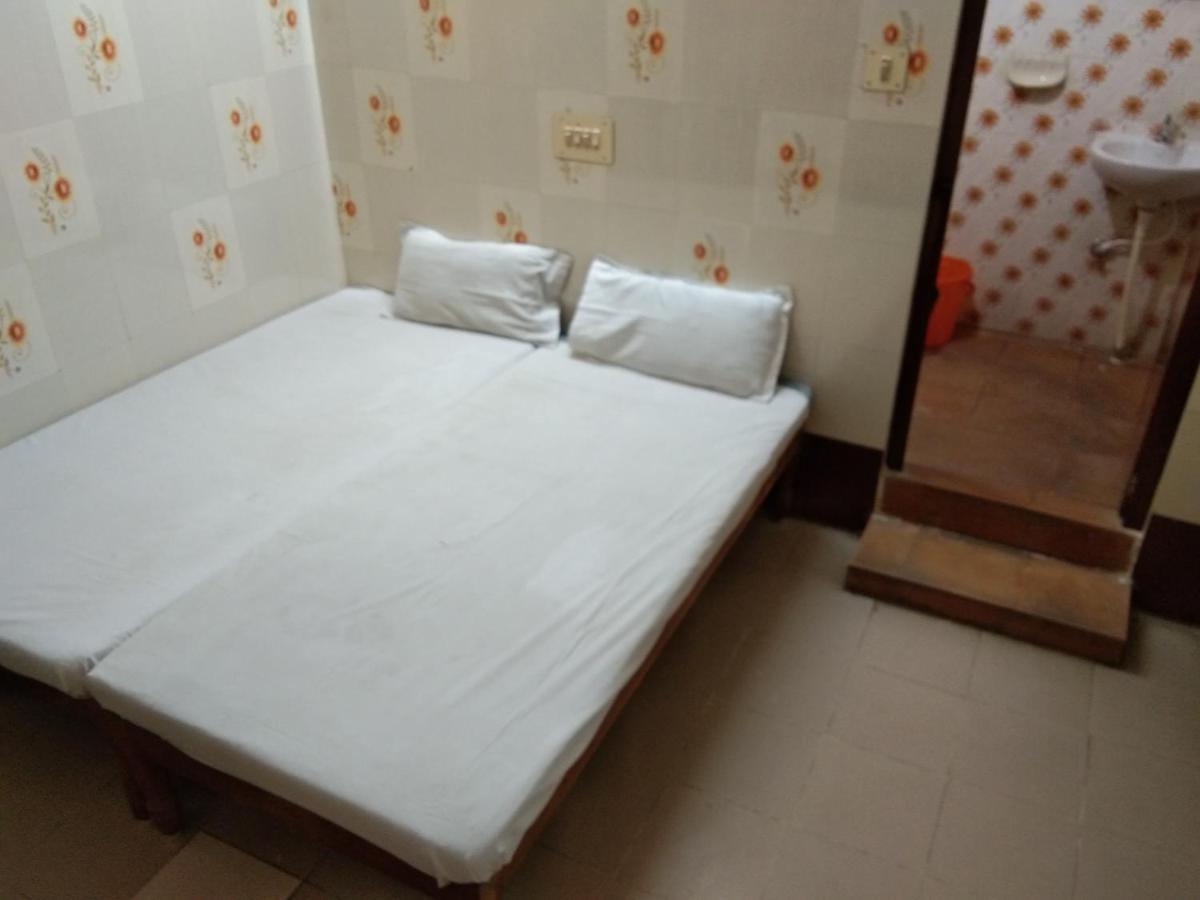 Hotel Sriram Lodge Tirupati Esterno foto