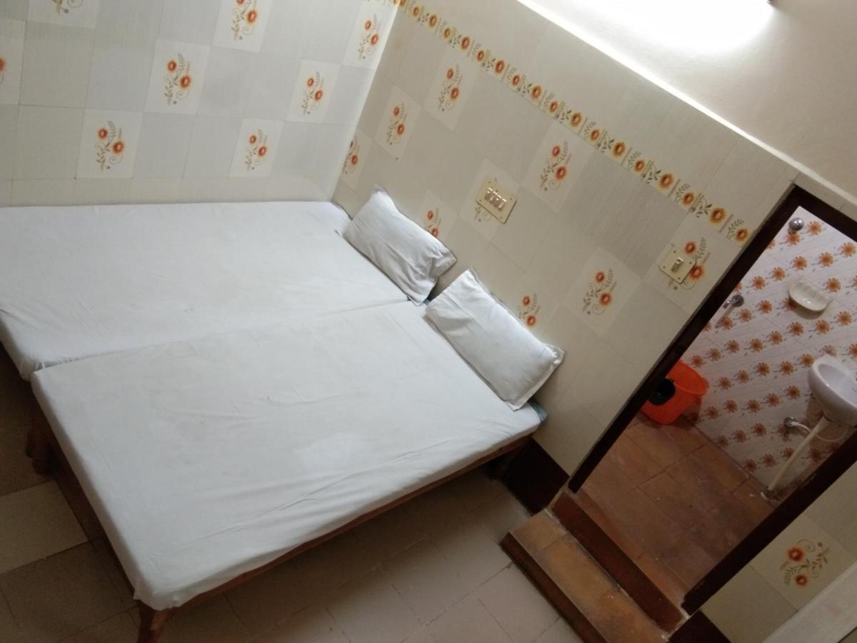 Hotel Sriram Lodge Tirupati Esterno foto