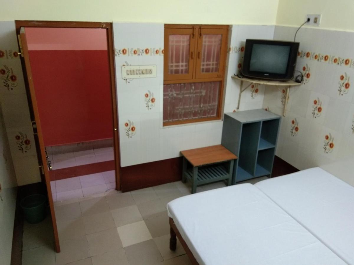 Hotel Sriram Lodge Tirupati Esterno foto