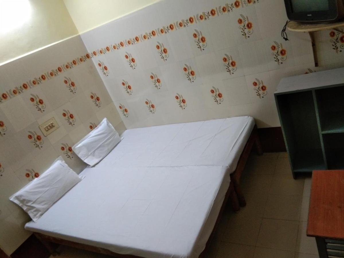 Hotel Sriram Lodge Tirupati Esterno foto