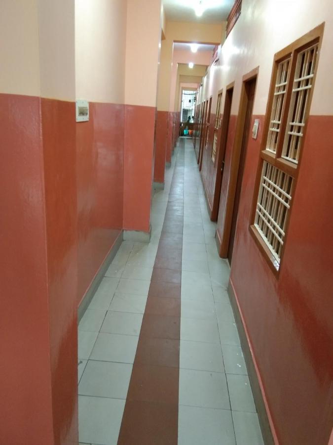 Hotel Sriram Lodge Tirupati Esterno foto