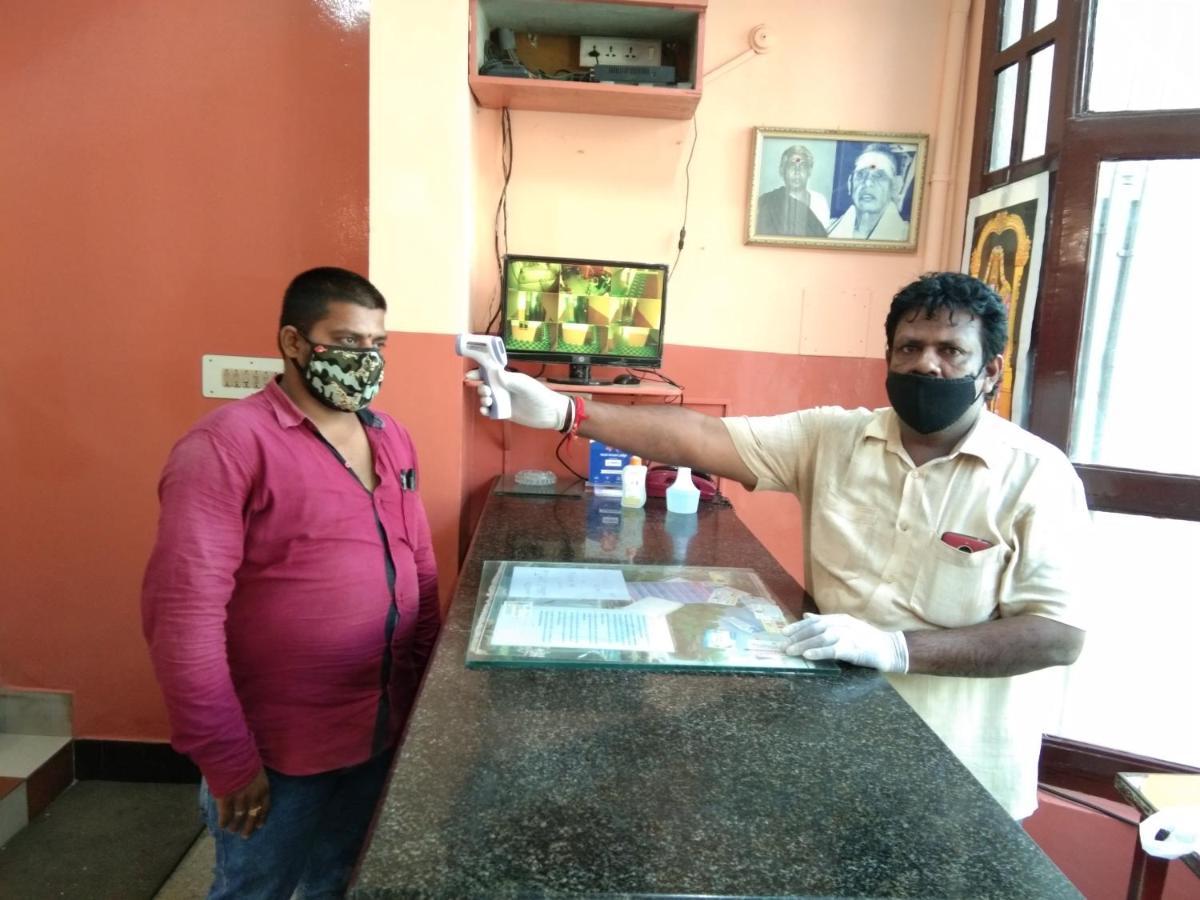 Hotel Sriram Lodge Tirupati Esterno foto