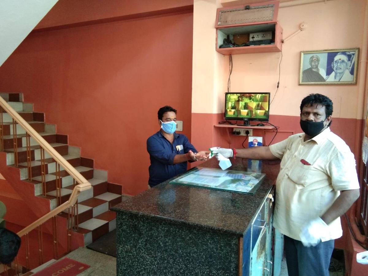 Hotel Sriram Lodge Tirupati Esterno foto