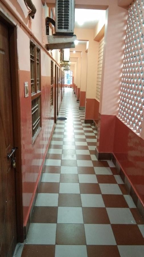 Hotel Sriram Lodge Tirupati Esterno foto