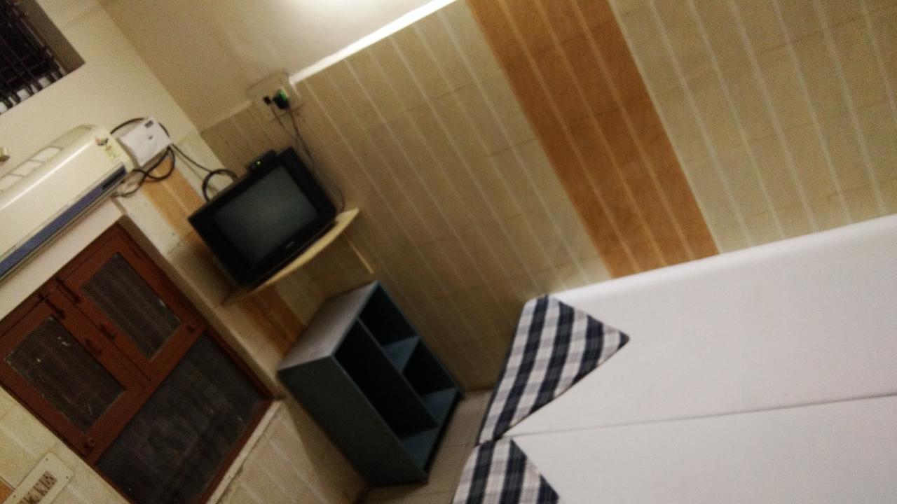 Hotel Sriram Lodge Tirupati Esterno foto