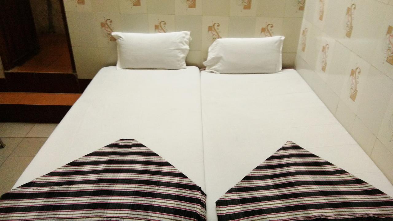 Hotel Sriram Lodge Tirupati Esterno foto