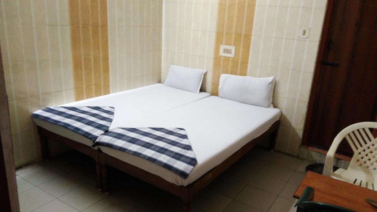 Hotel Sriram Lodge Tirupati Esterno foto