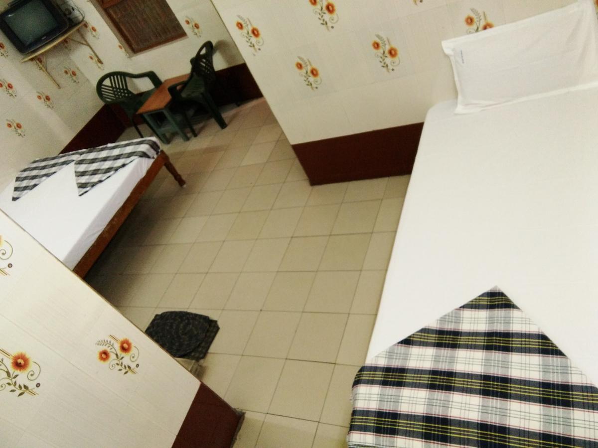 Hotel Sriram Lodge Tirupati Esterno foto